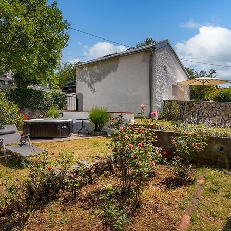 Charming Studio With Hot Tube, Terrace, Barbecue And Garden Kraljevica Exterior photo