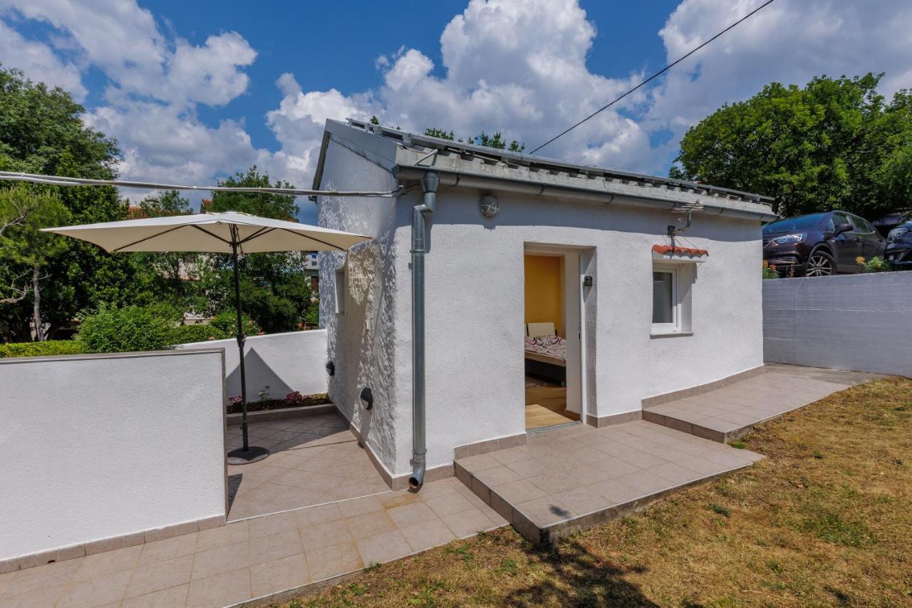 Charming Studio With Hot Tube, Terrace, Barbecue And Garden Kraljevica Exterior photo