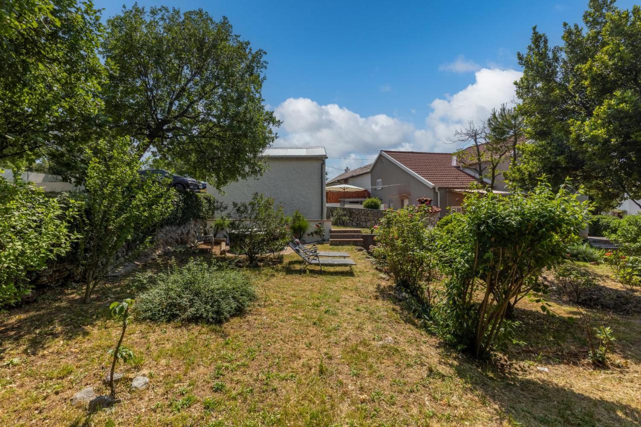 Charming Studio With Hot Tube, Terrace, Barbecue And Garden Kraljevica Exterior photo