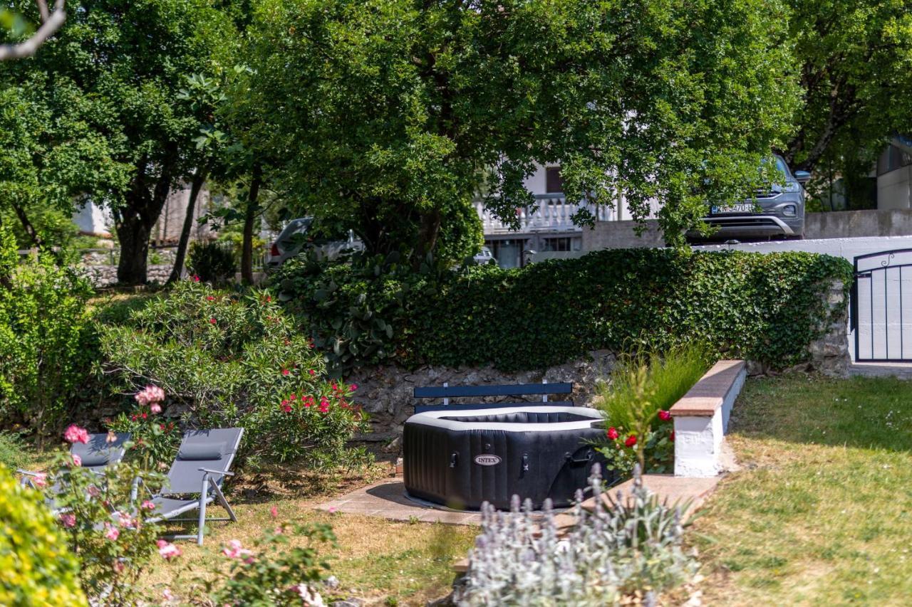 Charming Studio With Hot Tube, Terrace, Barbecue And Garden Kraljevica Exterior photo